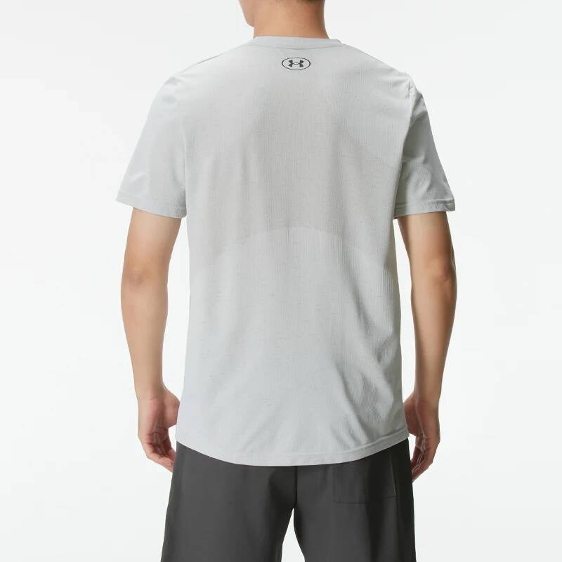 アンダーアーマー メンズ スリムフィット メッシュ 通気性  - Undershirt Crew Neck のレビューと価格